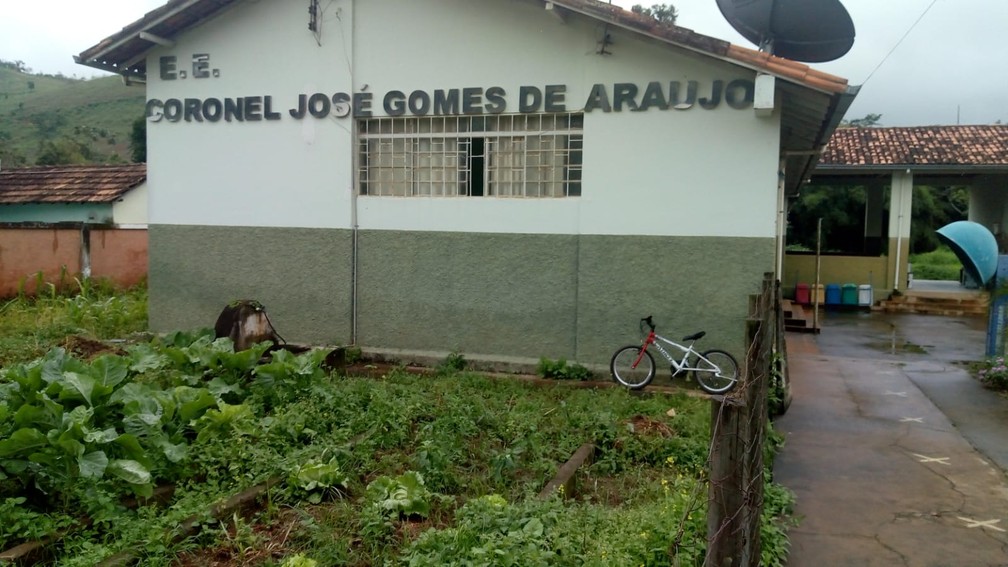 escola-coronel-jose-gomes-de-araujo.jpg